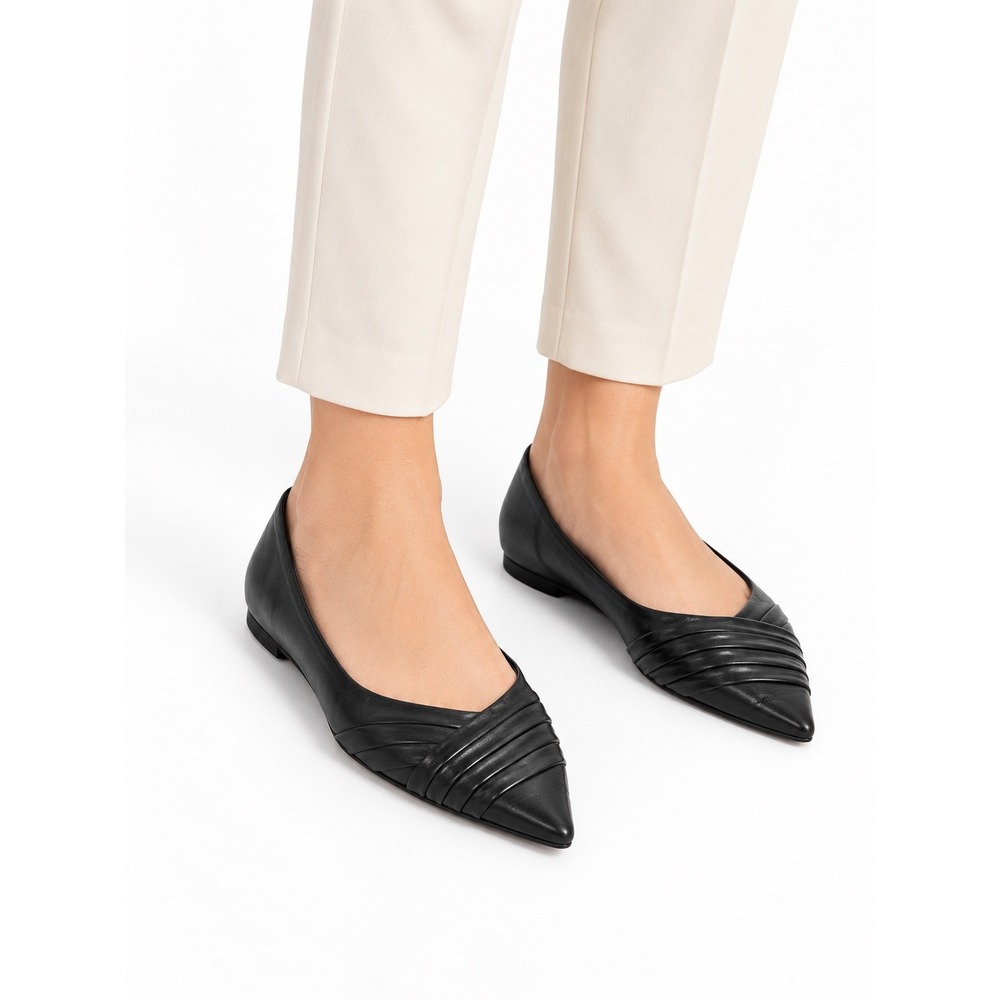 Mossimo Vintage Y2K Black Leather Pleated Pointed Toe Flats Women's Size 10
